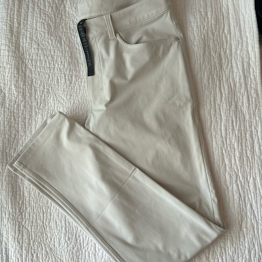Lululemon Men’s ABC slim fit pant. Size 31/32